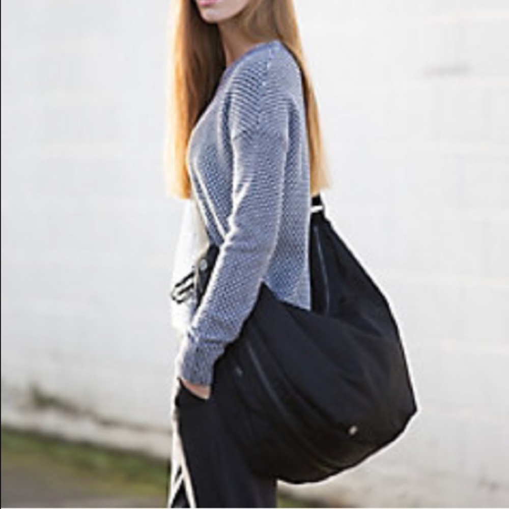 Lululemon Black Resolution Hobo like new!